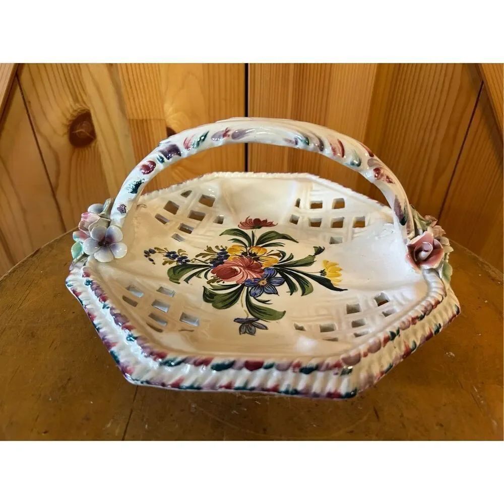 Vintage 1900-1940 Italy porcelain basket Home Decor (8469) read
